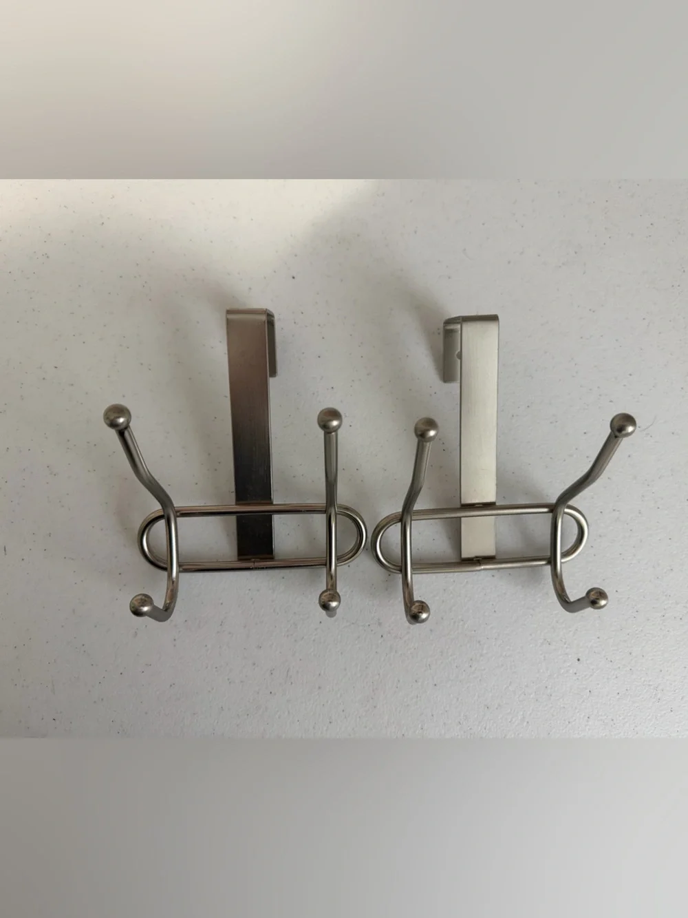 2 over the door hooks